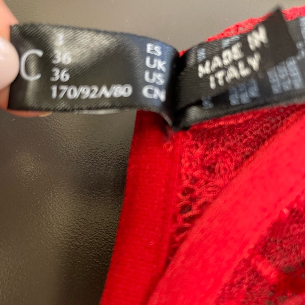 Red lace underwired La Perla bra - Picture 6 of 7